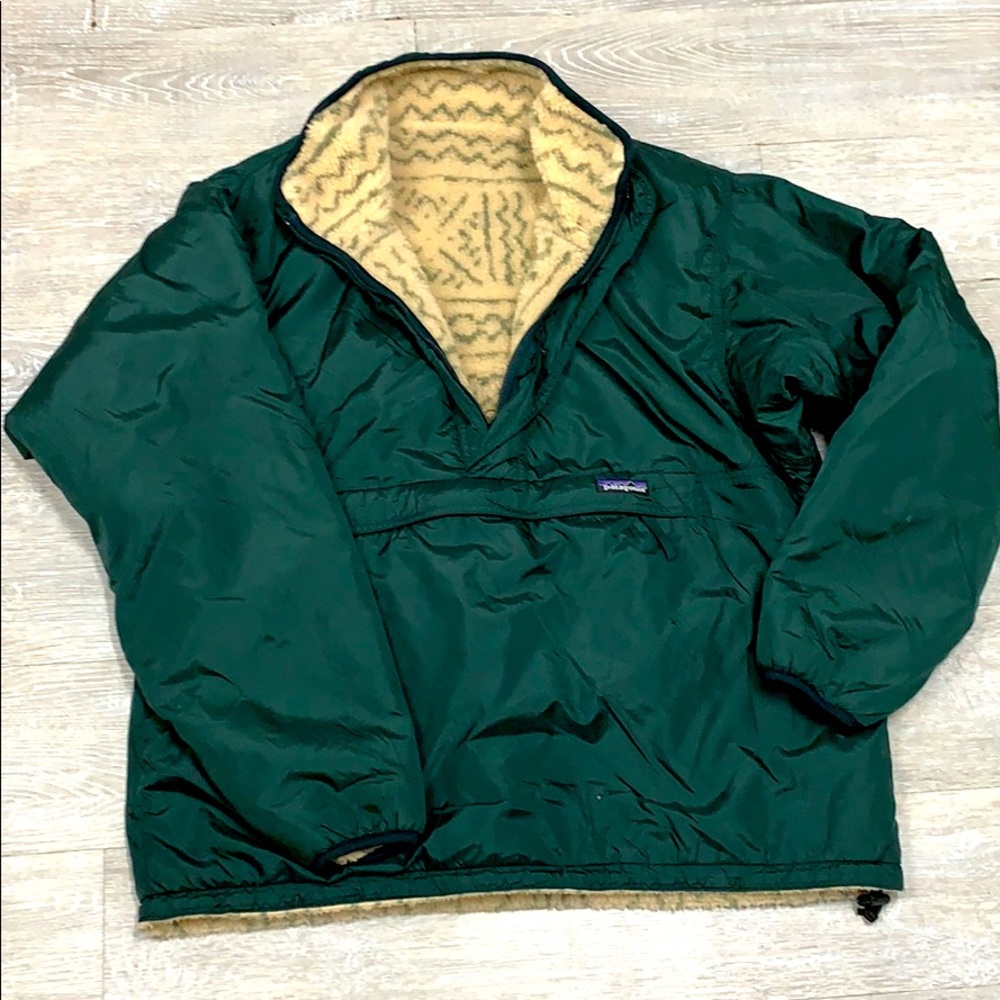 Patagonia women’s jacket. Size: L